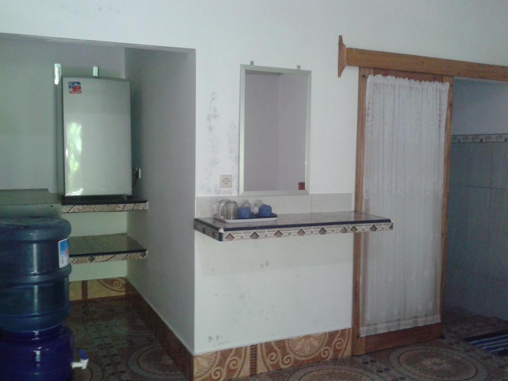 Putri Homestay Gili Meno Eksteriør bilde